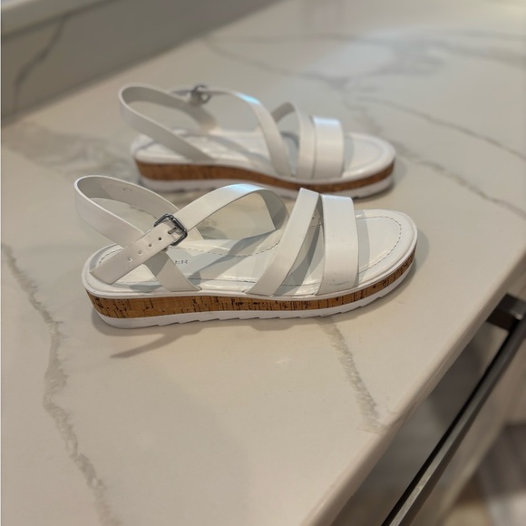 Marc Fisher White Flat Sandals with Slingback Strap and Glossy Straps - Picture 2 of 5